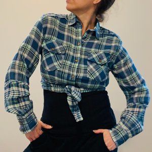 WE THE FREE - Blue Green Plaid Button Up Crop